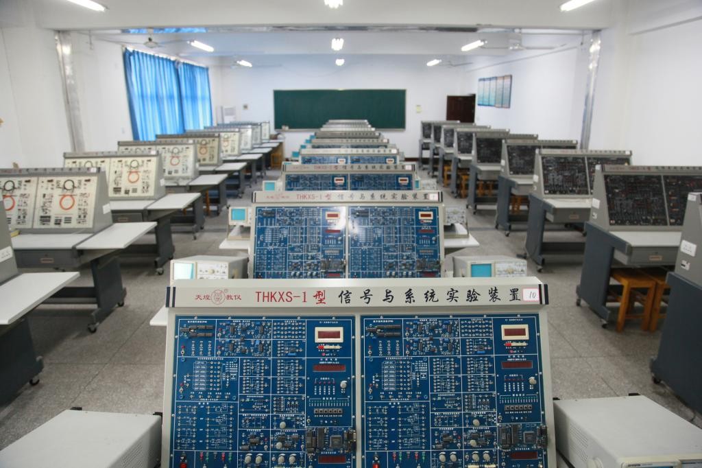电子信号与系统实验室
