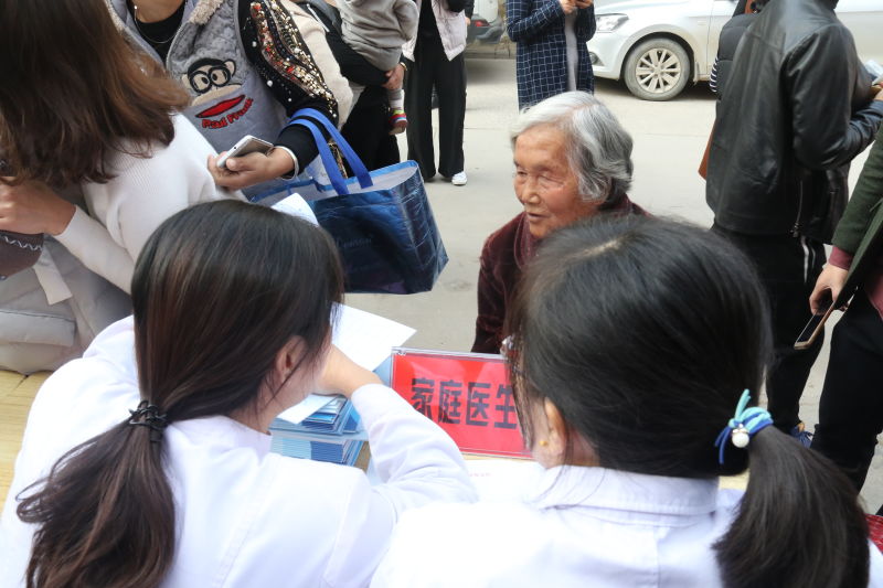 郑州:打通医疗服务最后一公里 让村民享受市