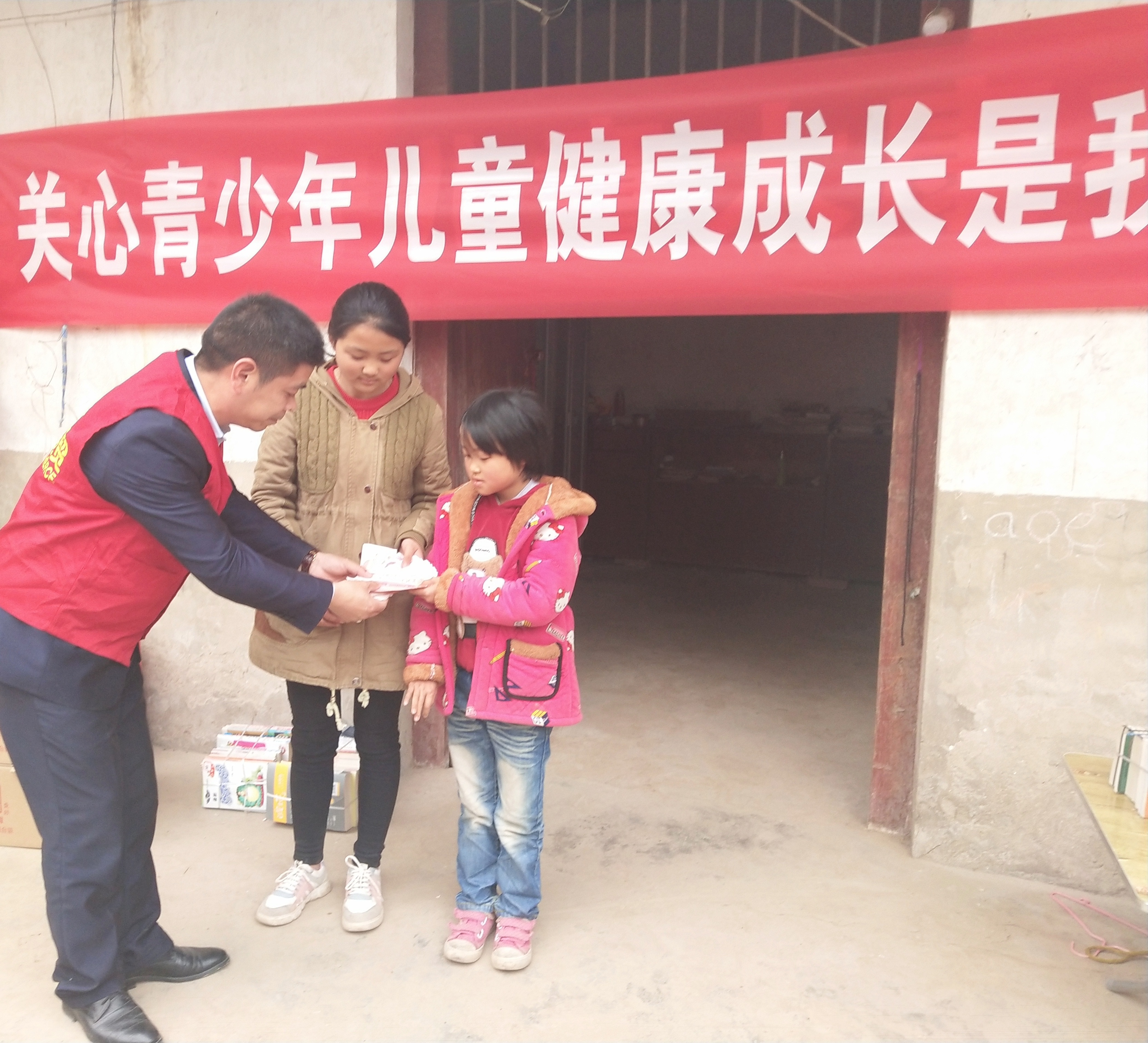周口小姐妹捡垃圾“捡”来图书馆 央媒转发报道引全国关注