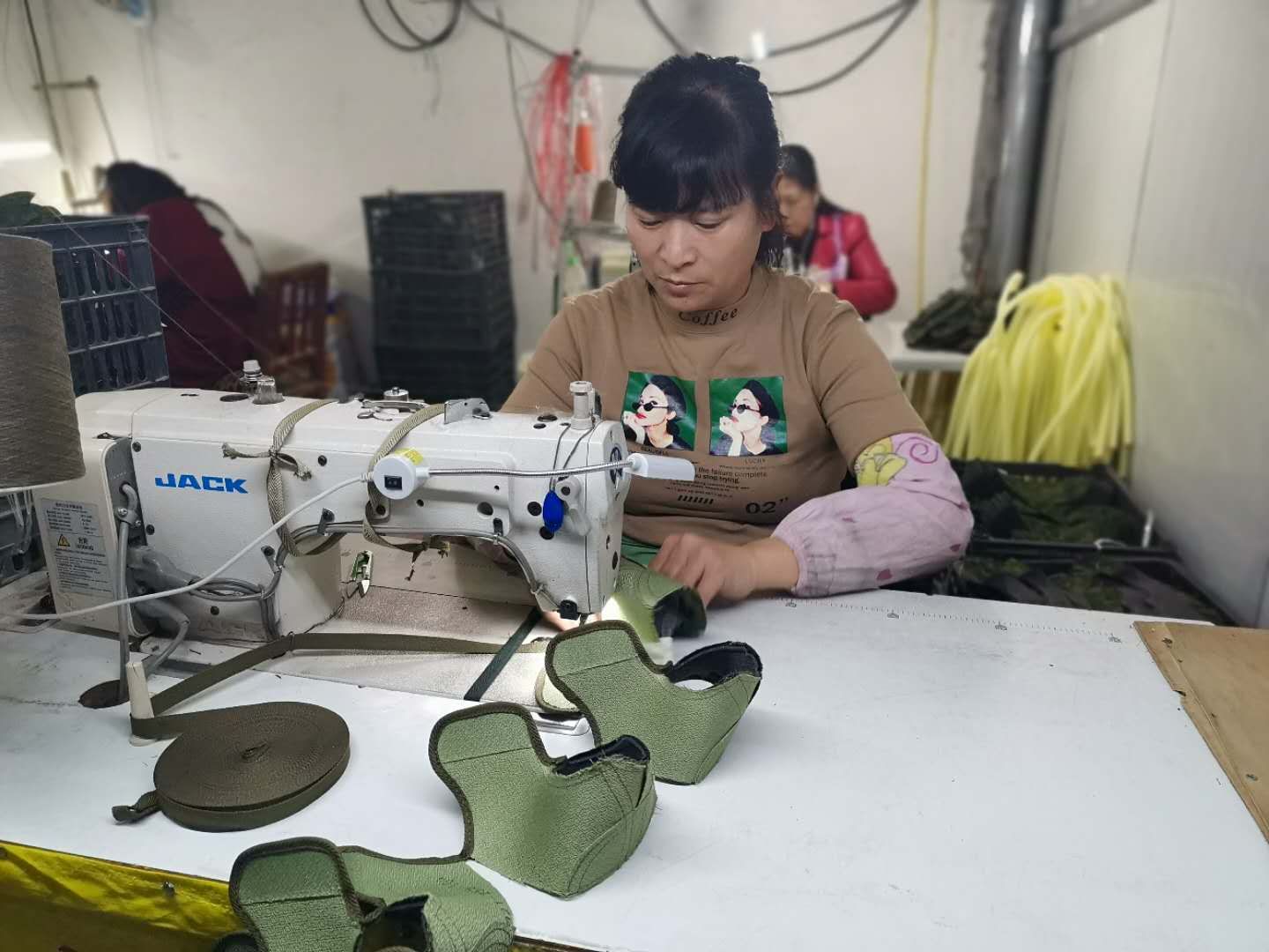 |“鞋帮赵”帮带，沁阳市这位“麻将刘”脱贫圆梦