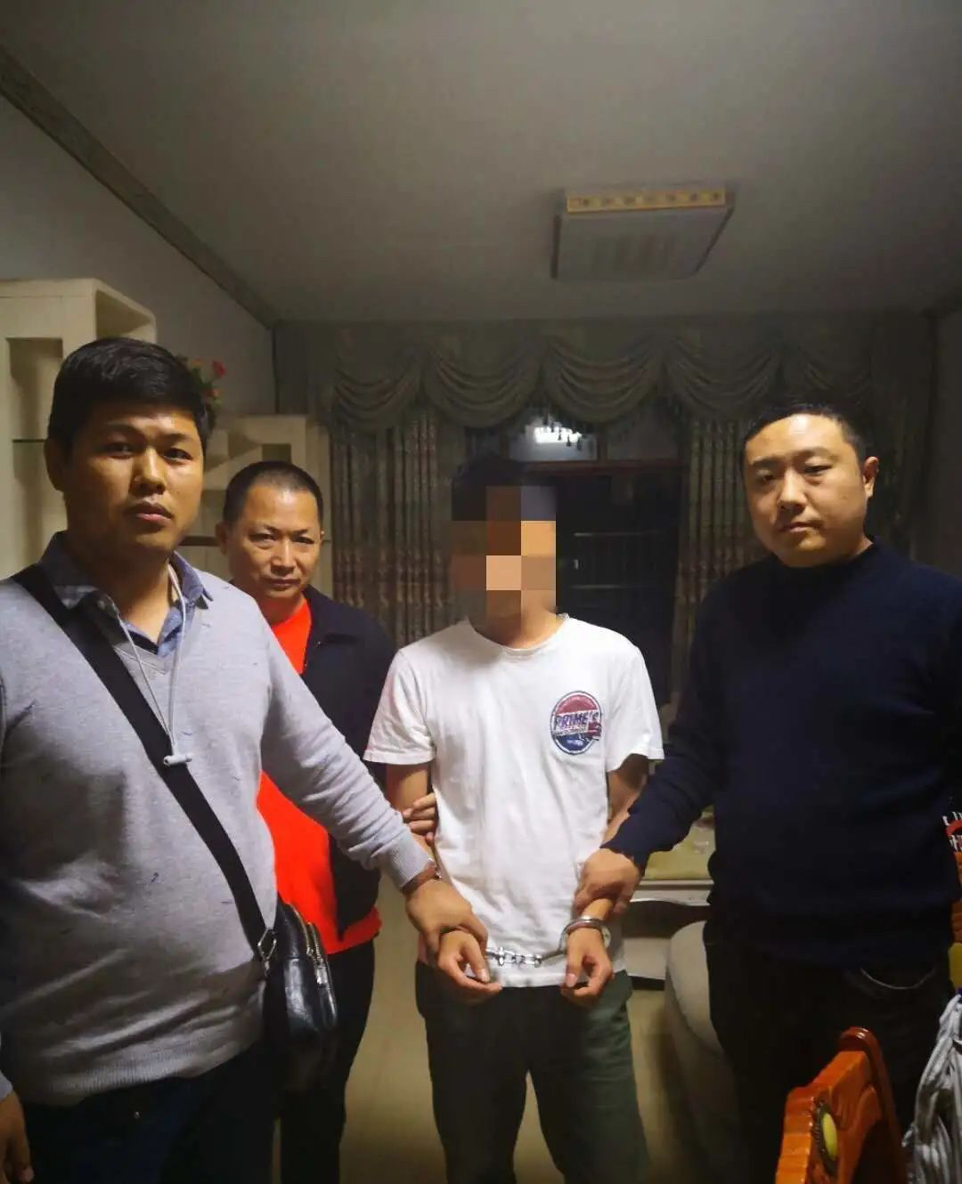 |“掐卡”黑吃黑 盗窃被刑拘