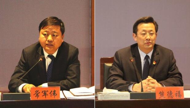 滑县农商银行党委书记王志强作了发言,他说,坚持标本兼治推进以案促改