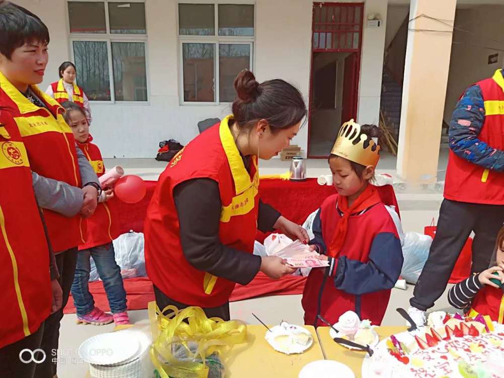 3月23日是周口市太康县杨庙乡五里张小学三年级女孩段庆荣的生日,该县