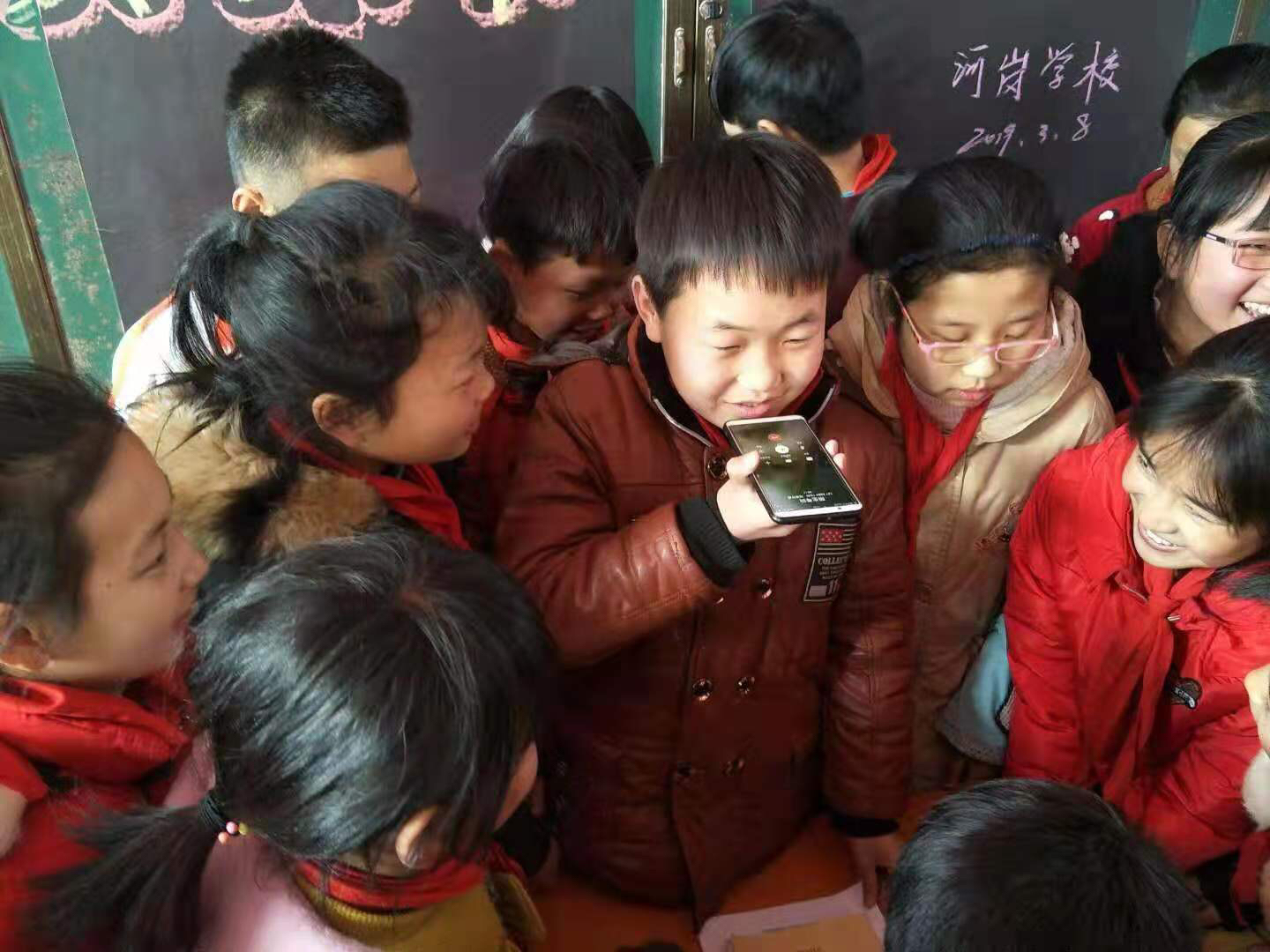 暖心！千余名留守儿童给妈妈送上节日祝福