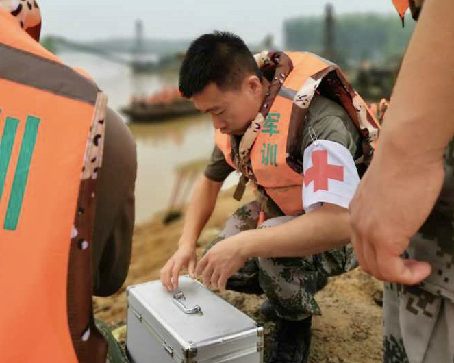 抗洪|“请派我去！”他们把热血忠诚刻在大堤