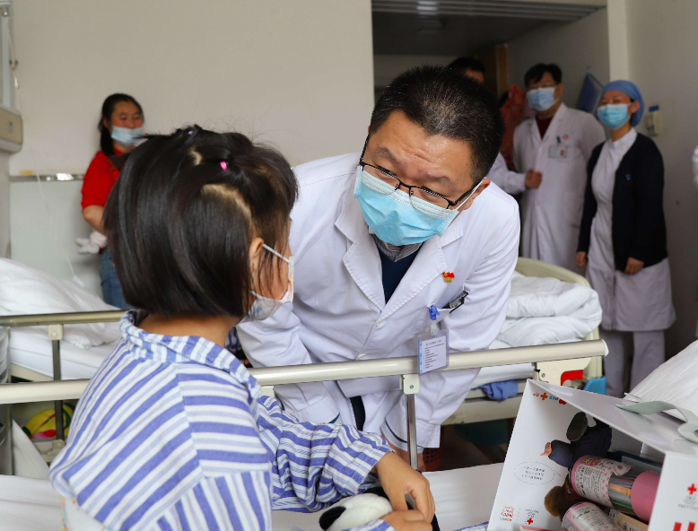|豫黔一家亲！ 32名贵州贫困先心患儿到郑免费治疗，24个孩子已手术
