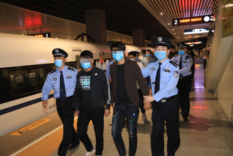 网络赌博|已有77人落网！郑州一女出纳自杀牵出跨境网络赌博大案！