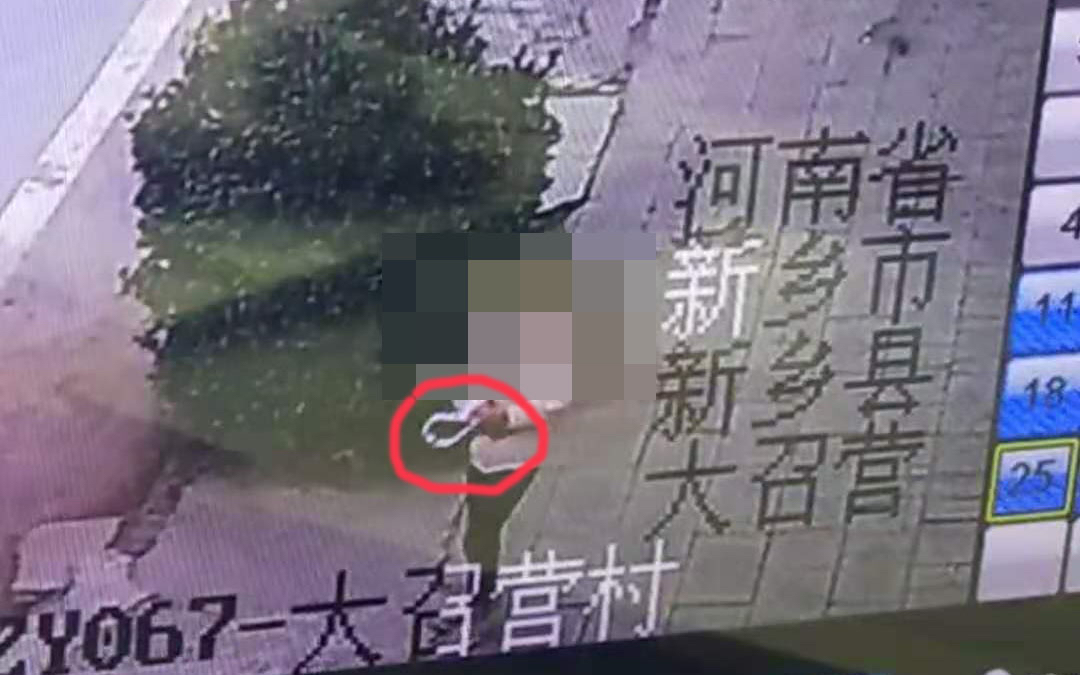 |一根塑料衣撑“立功”了！民警循该线索追回赃款4950元