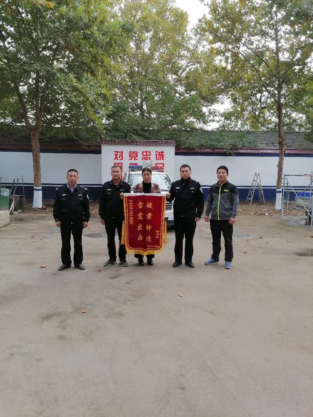 |女子背包被盗 里面装的物品让人“很揪心”