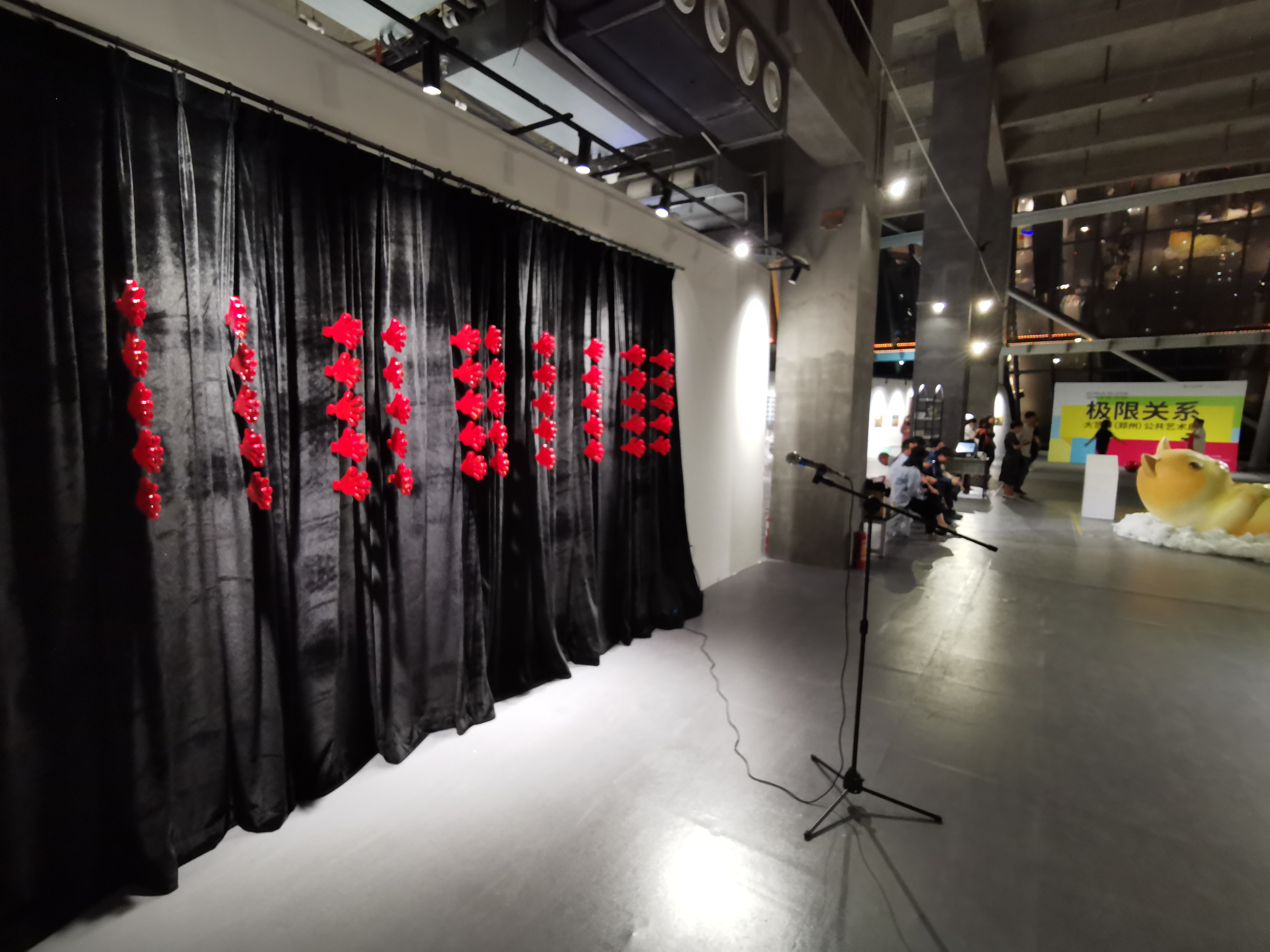 “极限关系”公共艺术展郑州开幕，汇集全国十大美院毕业热门艺术作品-大河网