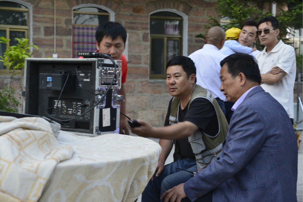 观众无不落泪 大型豫剧孝道题材电影《花喜鹊》郑州首映-手机大河网