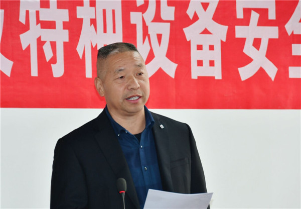 园副总经理郭永军,园区物流企业代表联友汇董事长李学旺做先后发言,为