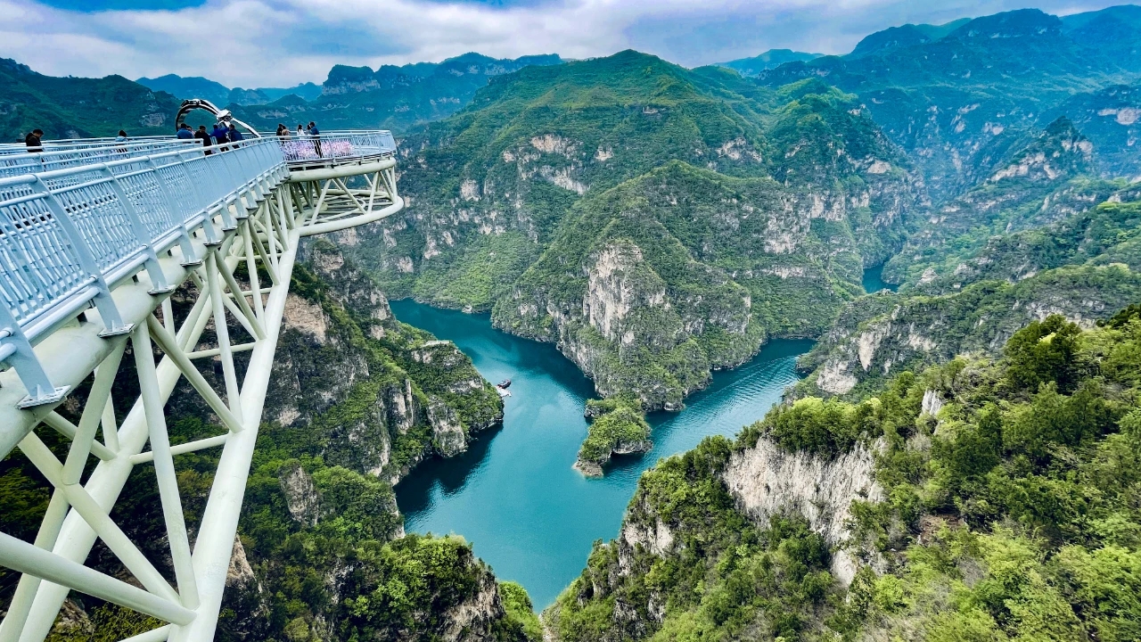 翡翠天池等您来谈情说爱!焦作峰林峡向全国免门票啦