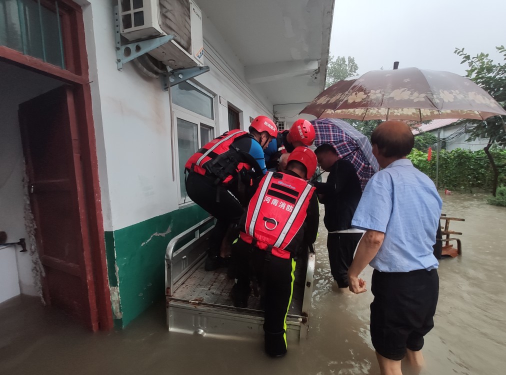 暴雨|暴雨突袭周口！23名瘫痪老人被困敬老院，多亏了他们！