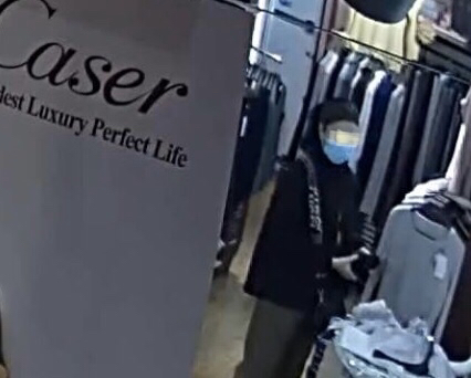 |丢人!这对母女竟联手到内衣店偷保暖衣
