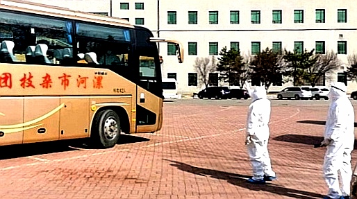 漯河@一个不能少！ 从美国回来的13名漯河杂技团演员安全回家