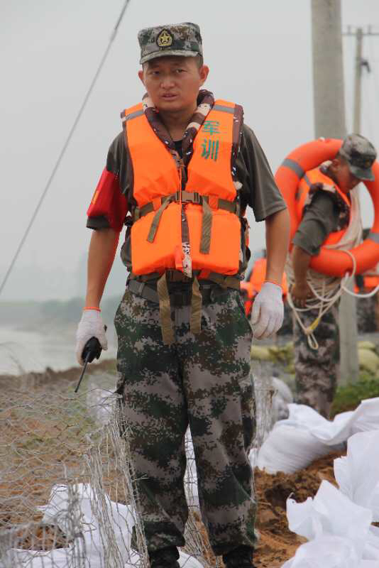 抗洪|“请派我去！”他们把热血忠诚刻在大堤