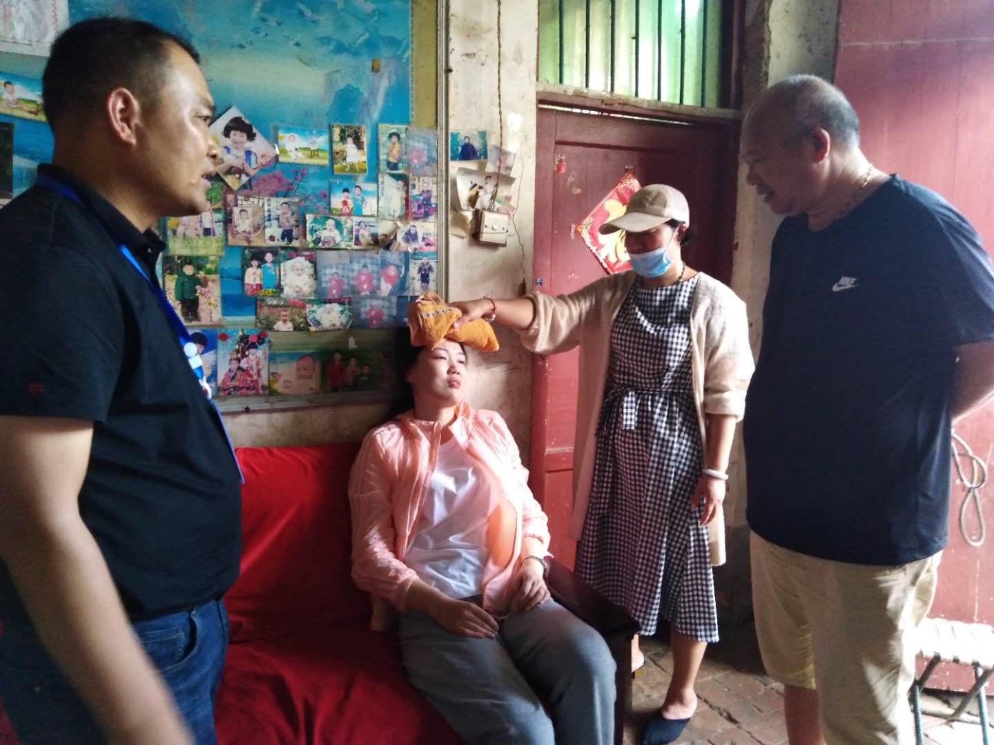 张雅|高强度工作10天 脱贫普查员累倒贫困户家中