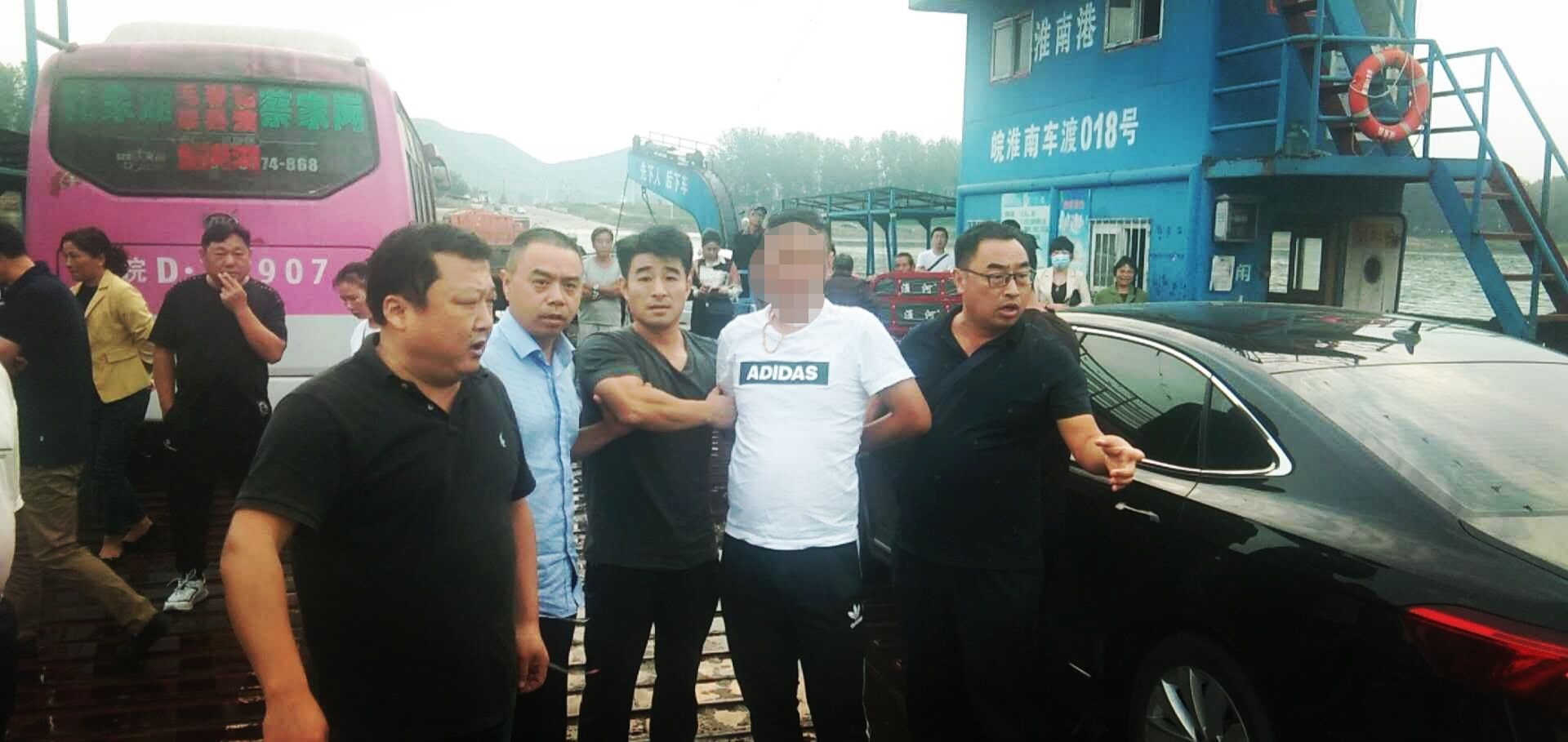 淮南|仅7个小时，持刀绑架人质嫌犯就被周口警方抓获
