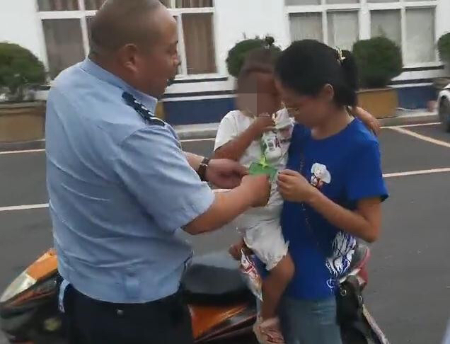 社会万象|交警偶遇走失女童，引来全城急寻孩子父母