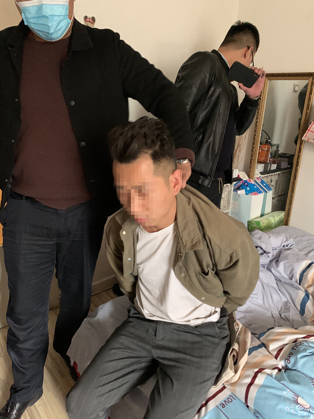 伸手必被抓中牟警方连续抓获两名盗窃嫌疑人