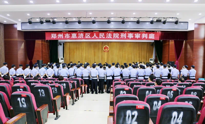 法律|一“校园贷”犯罪组织郑州受审！受害人涉40余所院校大学生