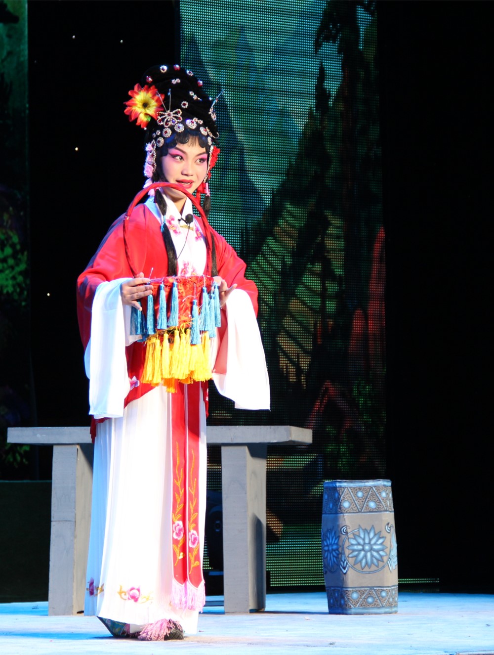 小戏骨亮相!少儿版豫剧《花木兰》郑州首演 演