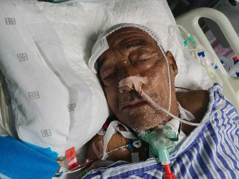 老人被撞成重伤昏迷不醒他是谁四天过去警方仍未找到家属