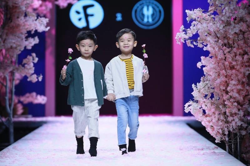 2018中原国际少儿时装周——河南中模教育研究院&羽成扉童装专场演绎清新时尚