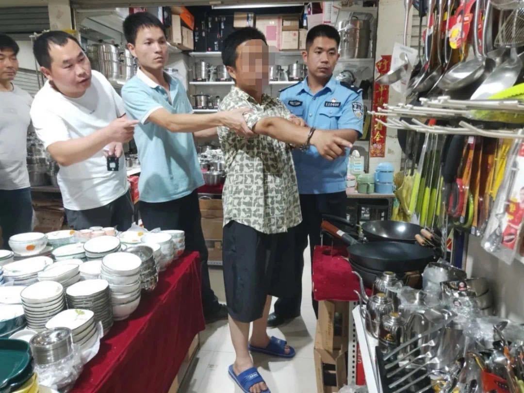 法制|开封警方4天破获持刀抢劫案 一嫌犯落入法网