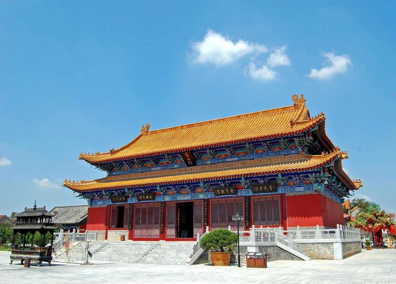 日前,鹿邑县宣布,随着国内疫情逐步控制,老子故里旅游景区(明道宫