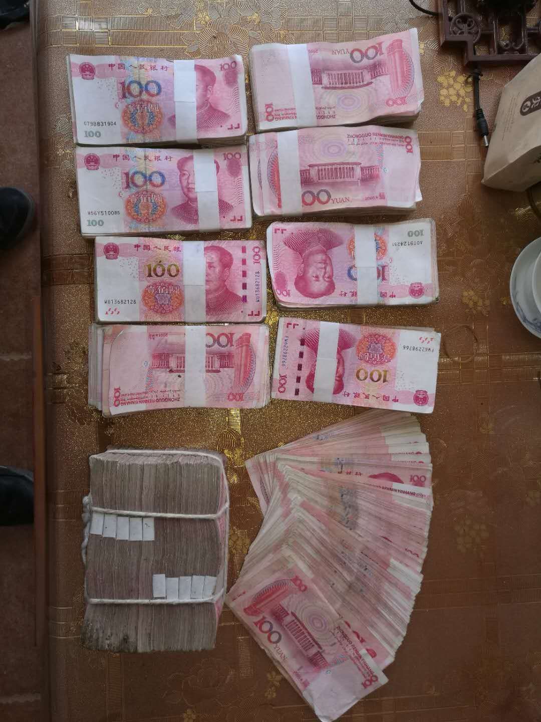 男子偷盗19万元现金藏衣物中 压力太大投案自首