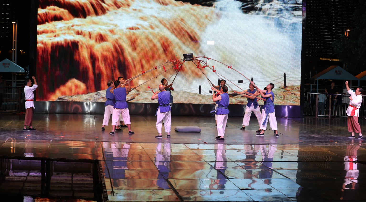 喊唱出催人奋进的黄河力量国家级非遗黄河号子登上舞台