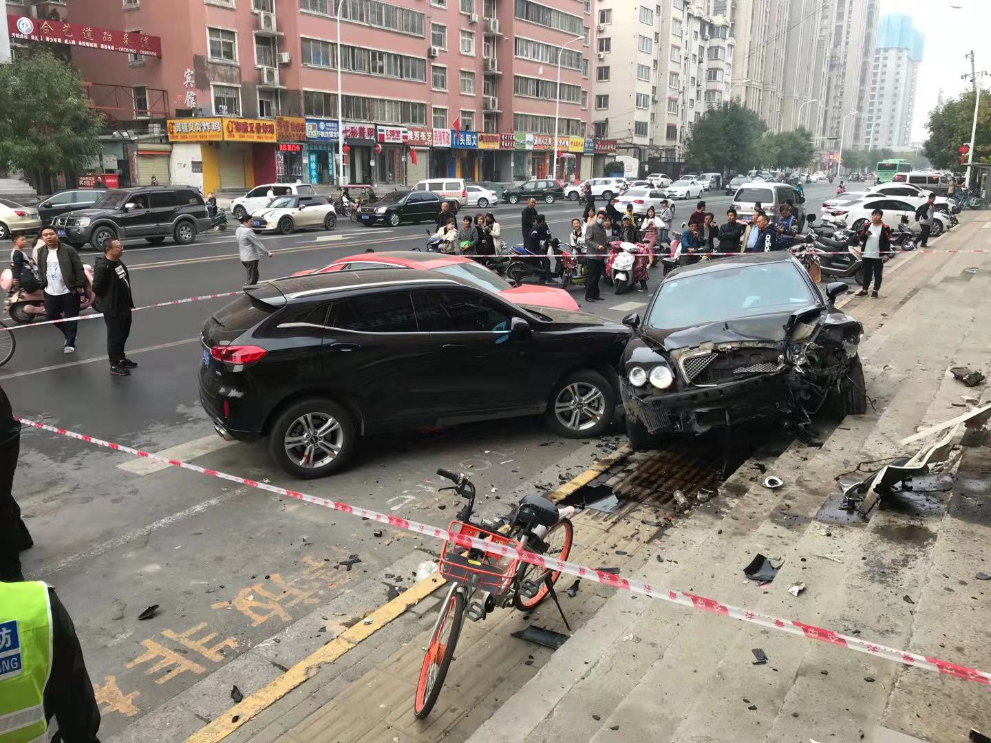 南北高速南宁往钦州发生特大事故 5人当场死亡|车祸|货车|事故_新浪新闻