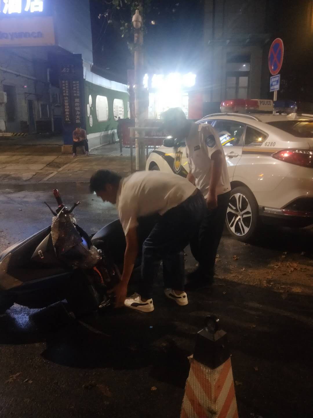 |平坦地面 从哪儿冒出泔水油?