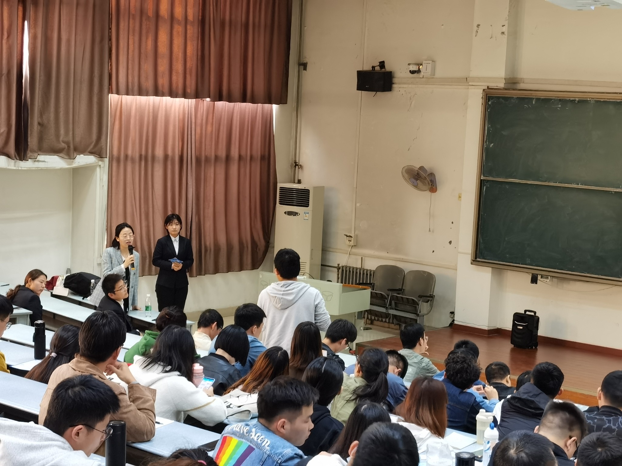 中原银行开封分行赴河南大学进行校园招聘