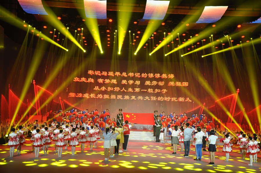 宣读倡议 河南文明网 安艳鸽摄