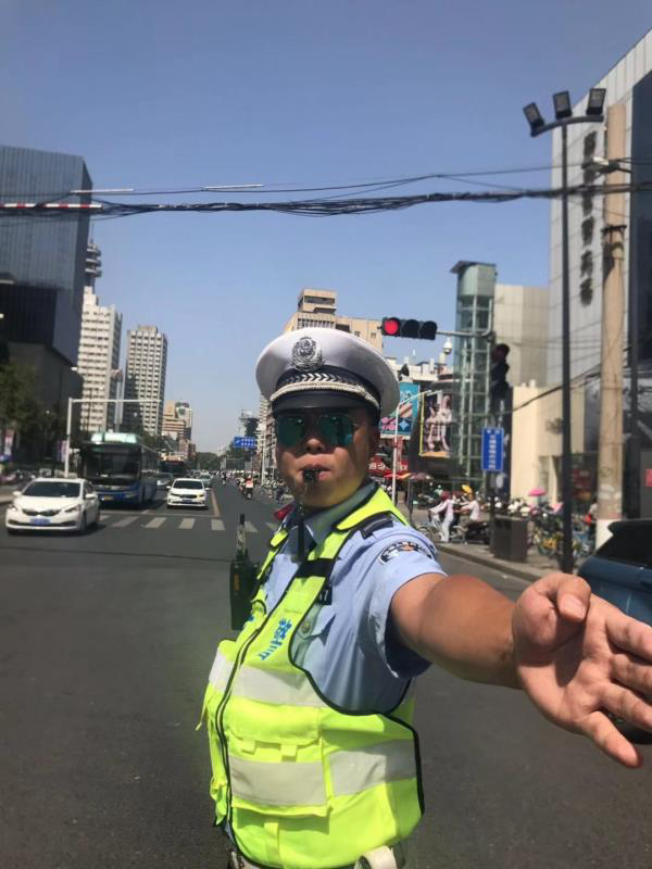 交通|武汉67岁老人在郑务工迷了路，幸亏遇到他们