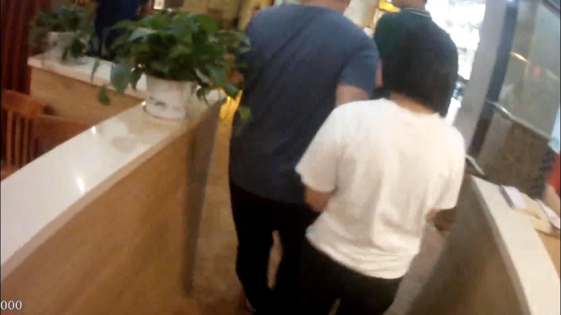 法制|自吹能安排学生上好学校，女子骗取众多家长100多万元