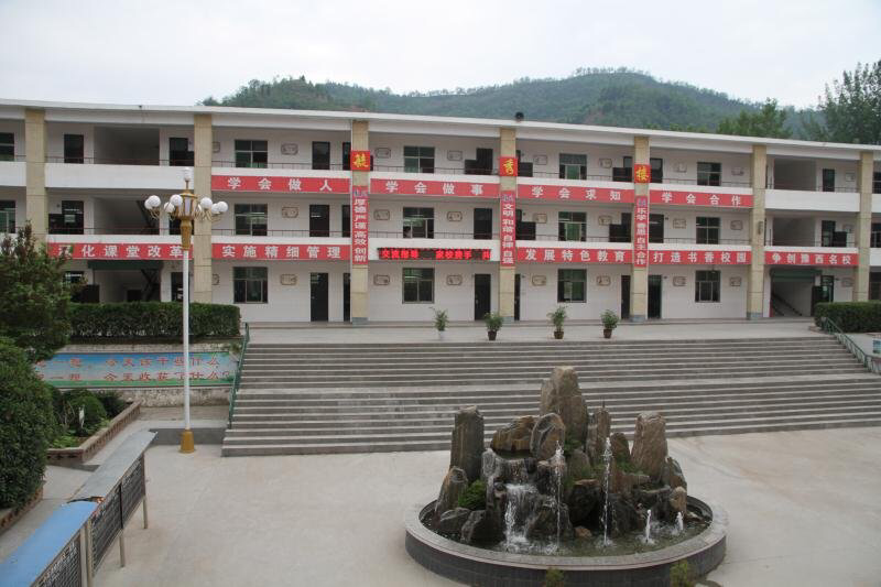 莫斯科人均绿地面积_学术报告厅人均面积(3)