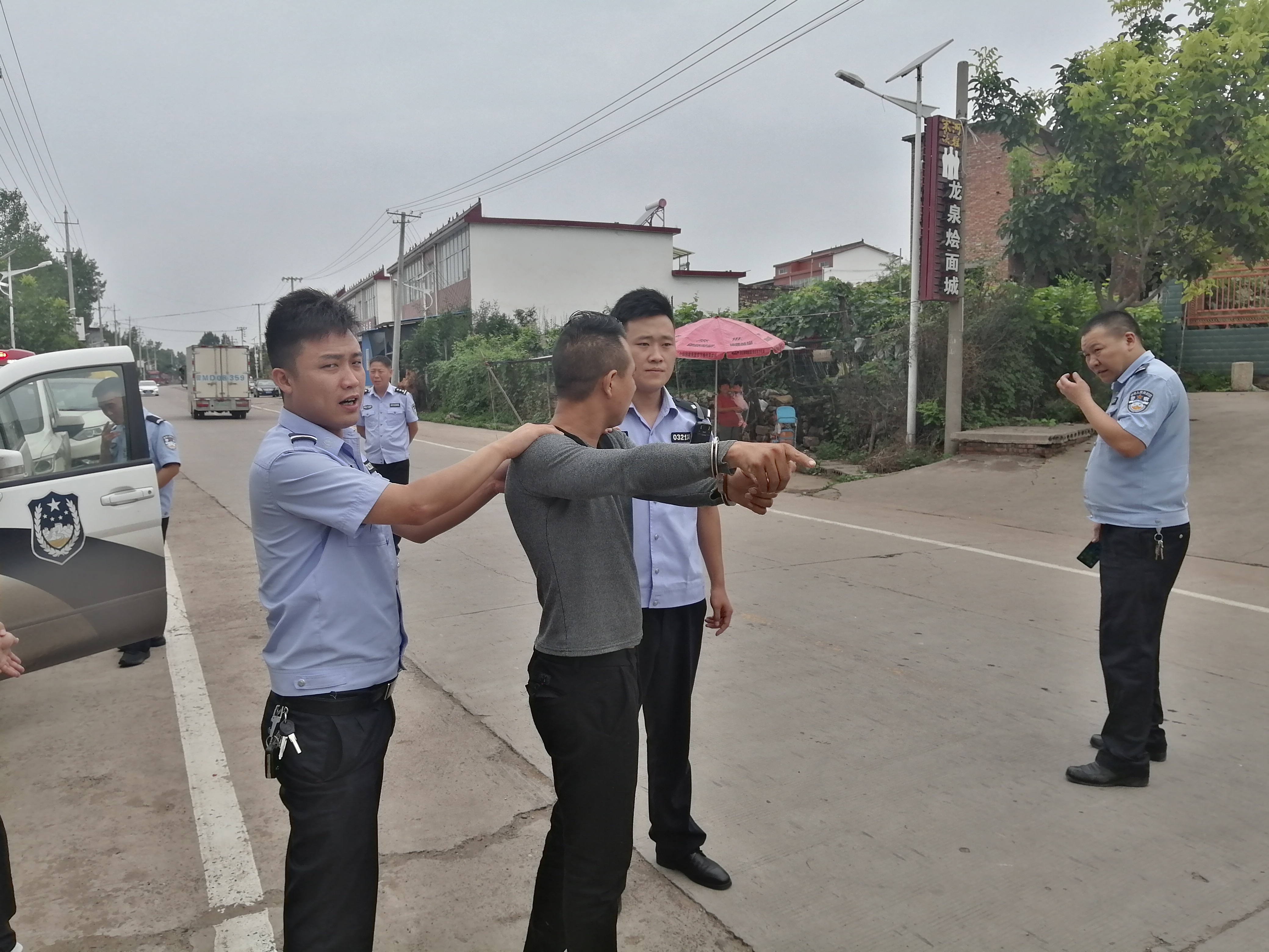 法制|俩人飞车抢夺连续作案被省公安厅挂牌督办 民警奋战一个月拿下俩人