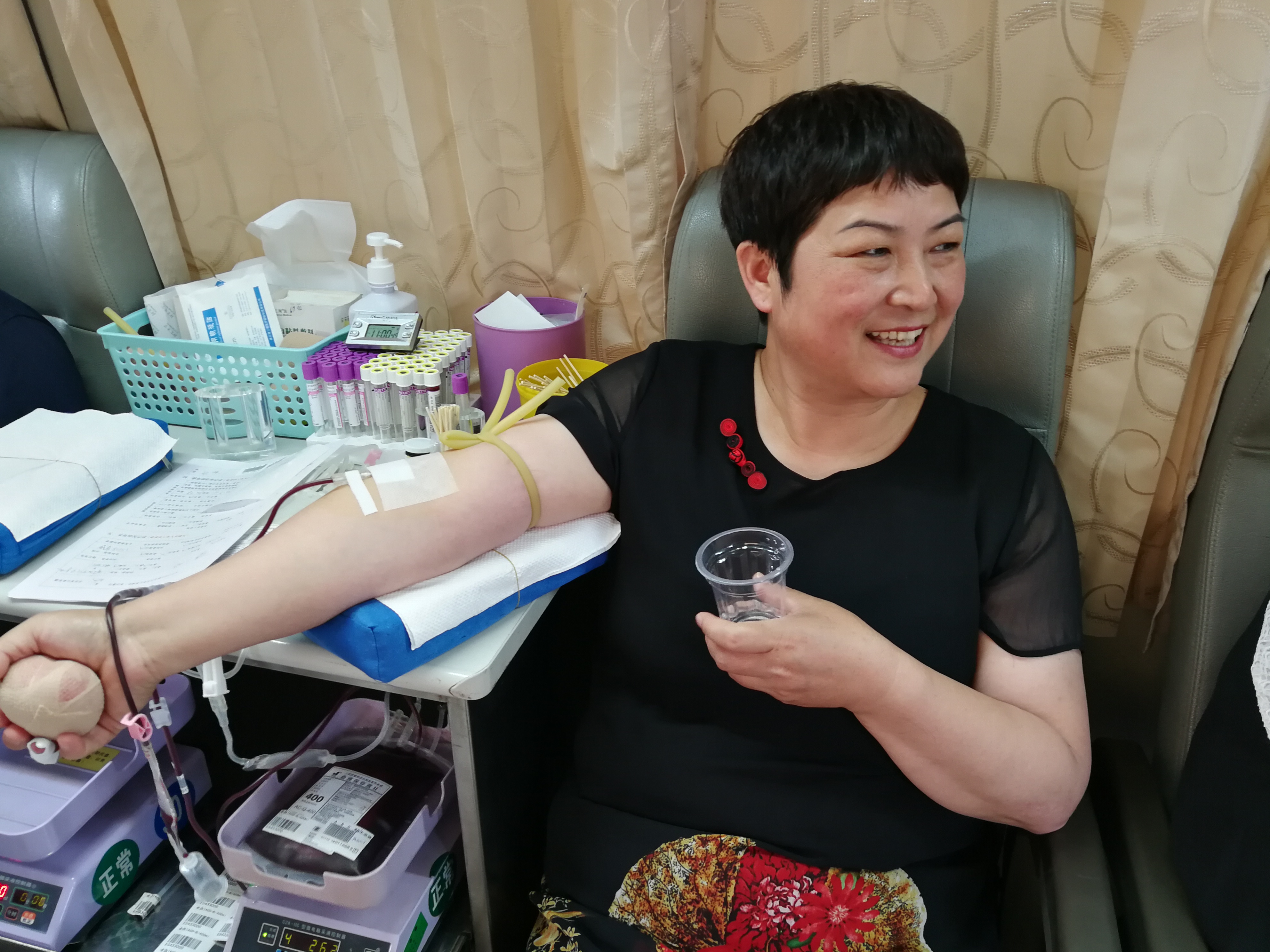 暖心!孕妇急需熊猫血 54岁大妈紧急从