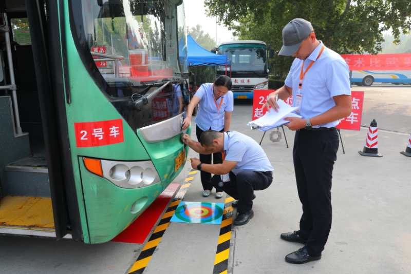 交通|“双城”团圆不是事儿 一辆巴士可穿城