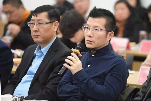 当天,富士康领导薛波,张占武代表郑州富士康出席活动,并邀请外宣采风