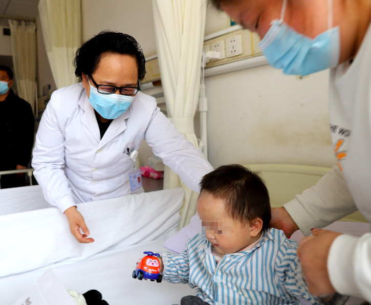 |豫黔一家亲！ 32名贵州贫困先心患儿到郑免费治疗，24个孩子已手术