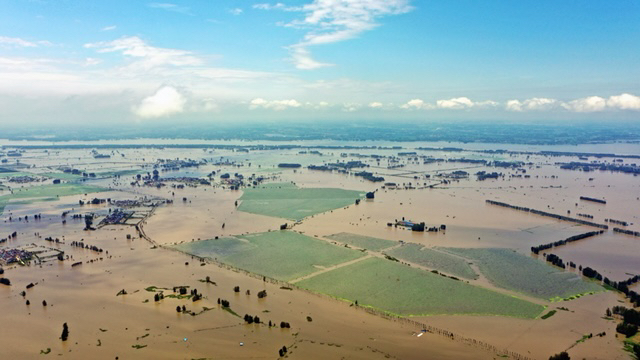 |航拍淮河蒙洼蓄洪区，晴空下的“心形”村镇