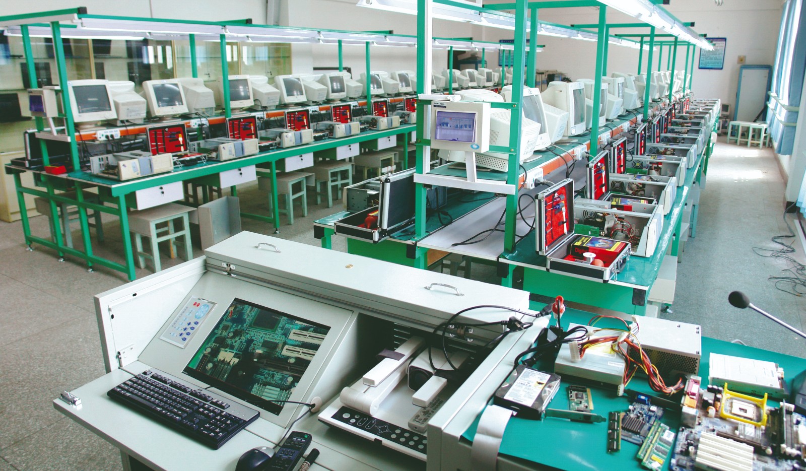 硬件组装实验室