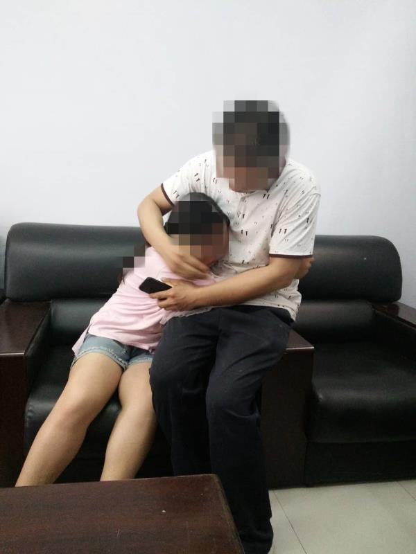 小学生谈恋爱怎么开导