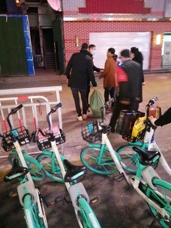 |郑州监控“天眼”锁定一在逃女嫌疑人？警方严密布控将其现场抓获