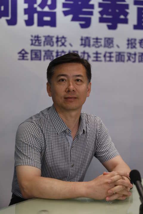 【高招访谈】詹晋浩：中原工学院计划在河南招4426人 中原彼得堡航空学院开始招生
